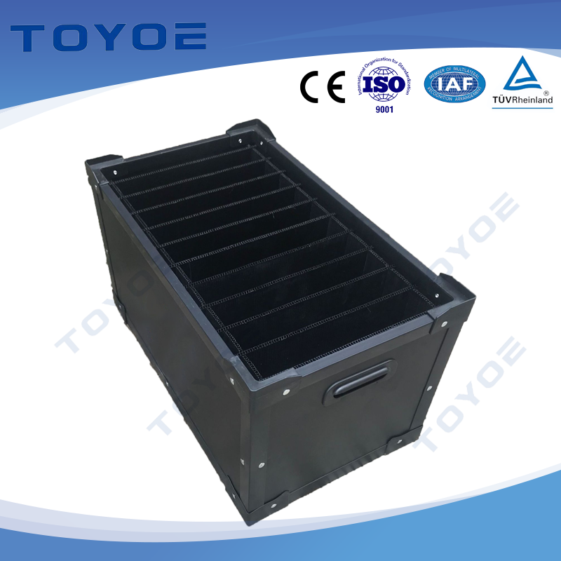 Plastic box with baffle slot Plastic box with baffle slot