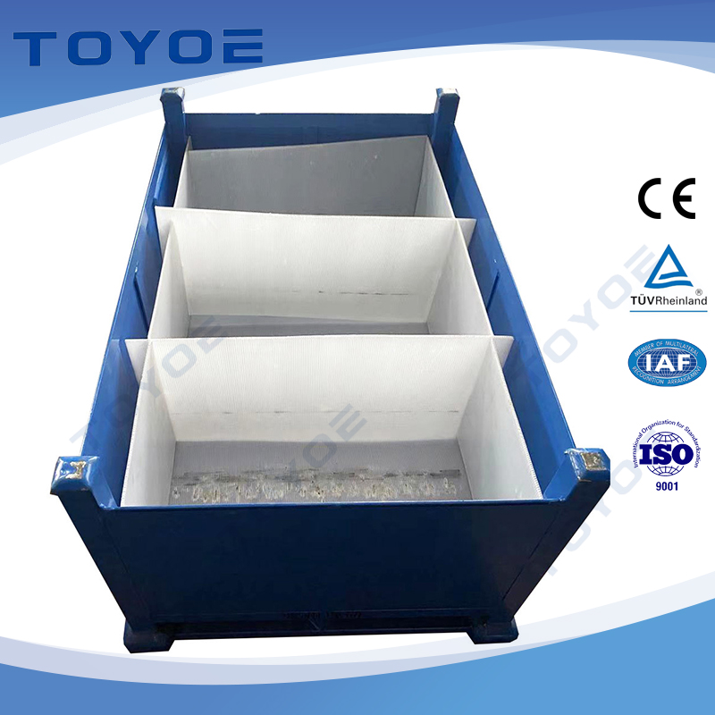 Plastic coaming box