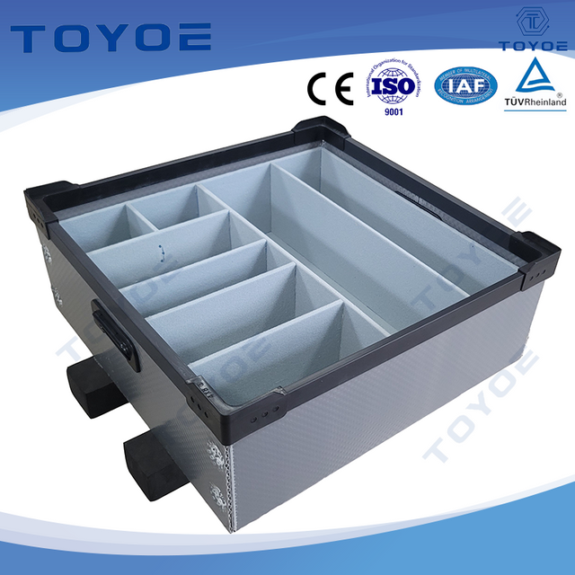 Plastic Packaging Containers with Partitions Are Used To Store Parts To Prevent Collisions