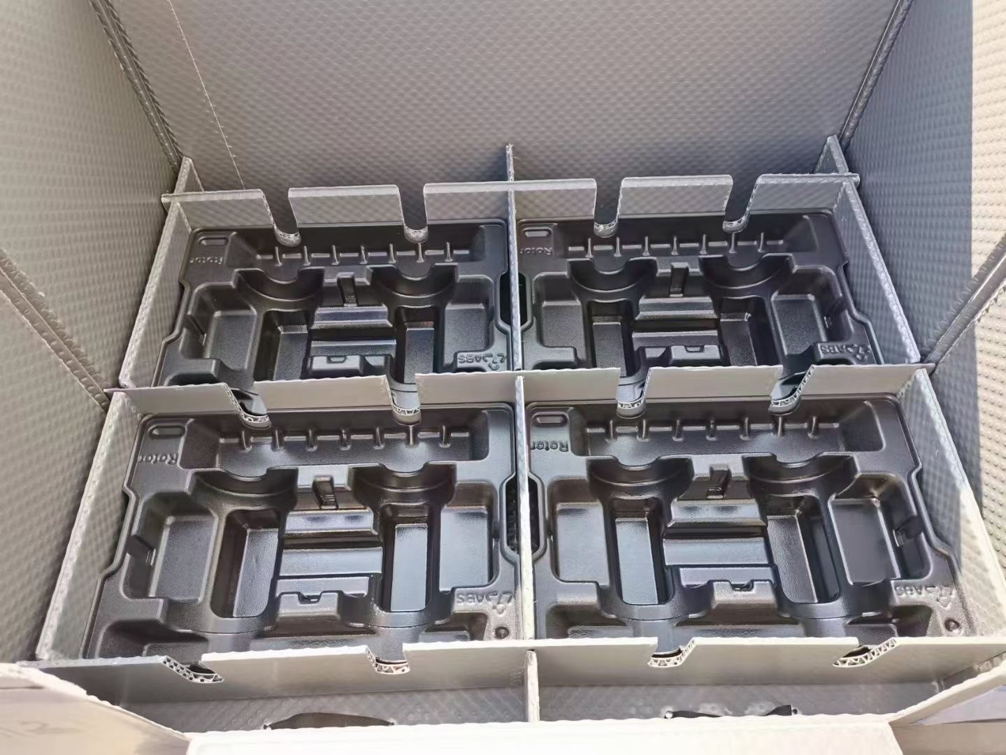 Customized inner lining for vacuum forming