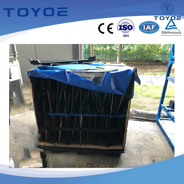 Durable Plastic Pallet Container, Customizable Liners Included
