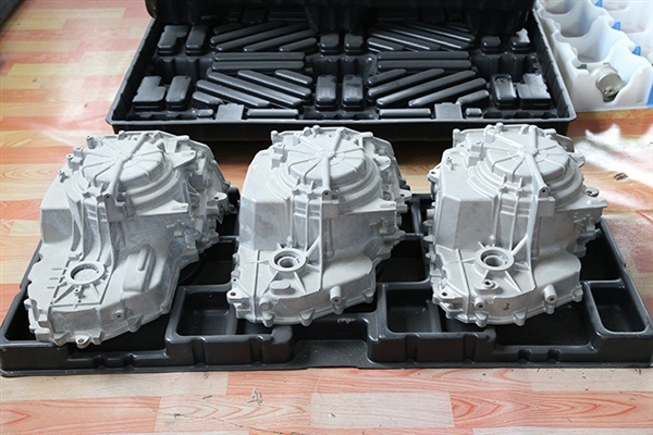 Vacuum-formed inner lining