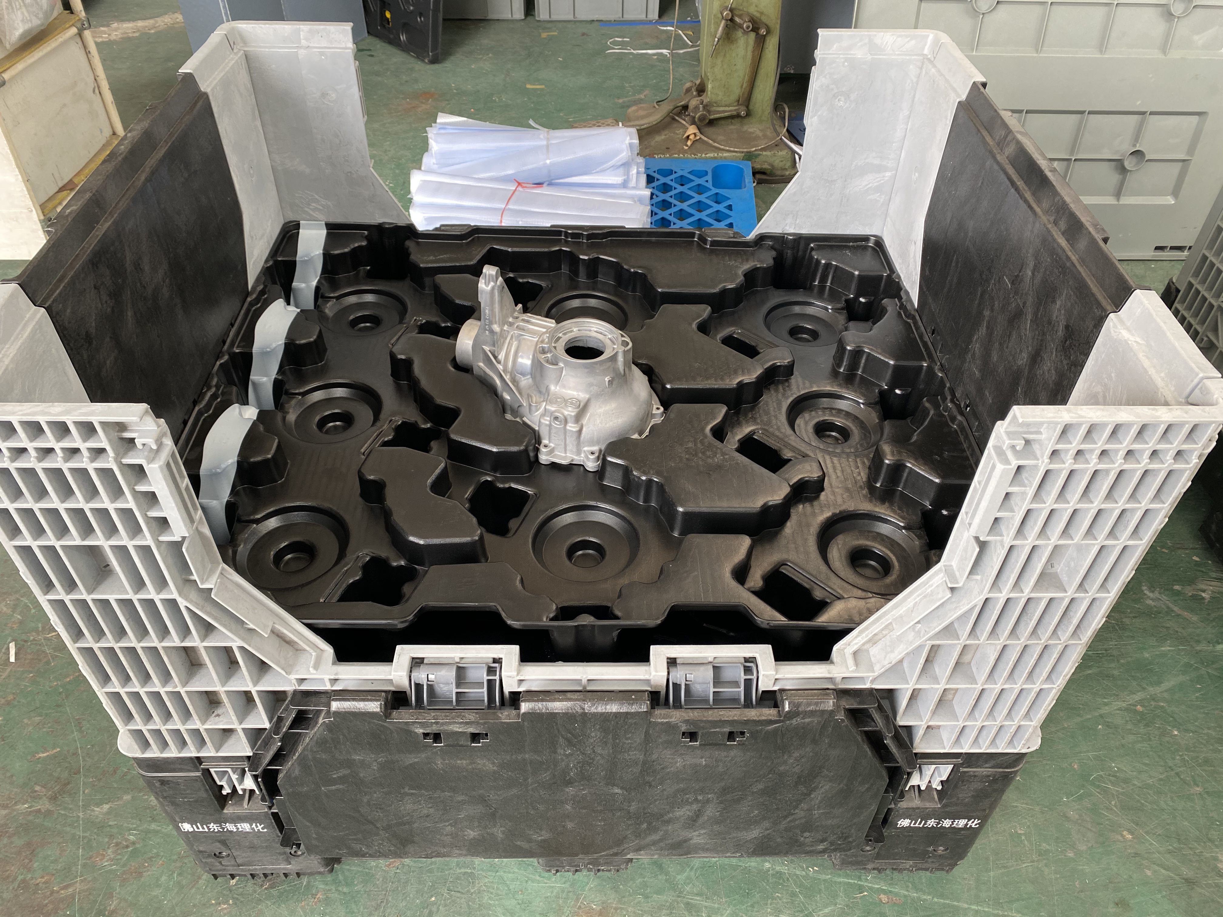 Vacuum-formed inner lining——For the transmission