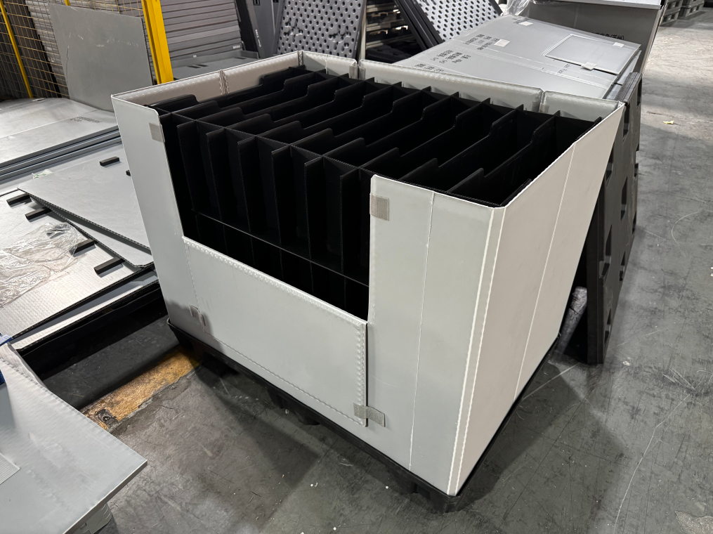 Customized anti-static plastic pallet boxes